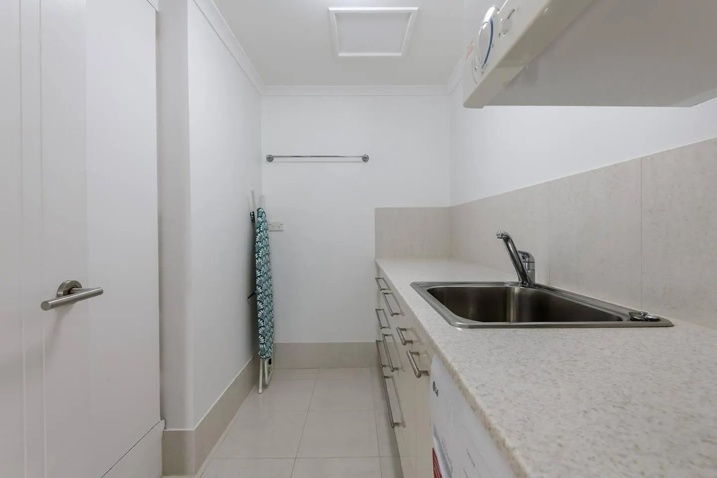 The Esplanade Escape - Your Ideal Beachfront Break Palm Cove