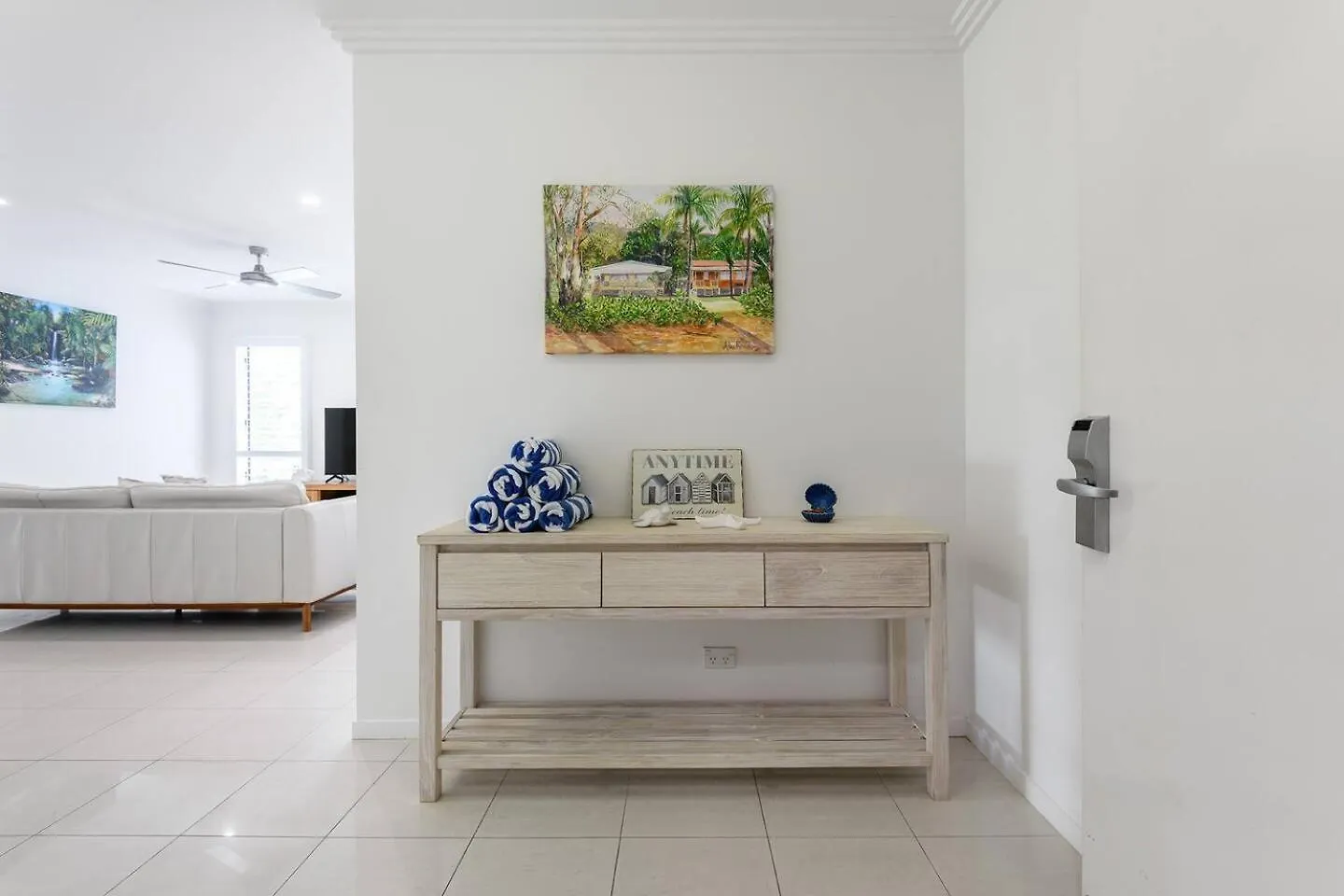 The Esplanade Escape - Your Ideal Beachfront Break Palm Cove