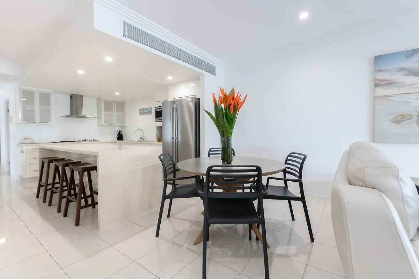The Esplanade Escape - Your Ideal Beachfront Break Palm Cove 0*,  Australia
