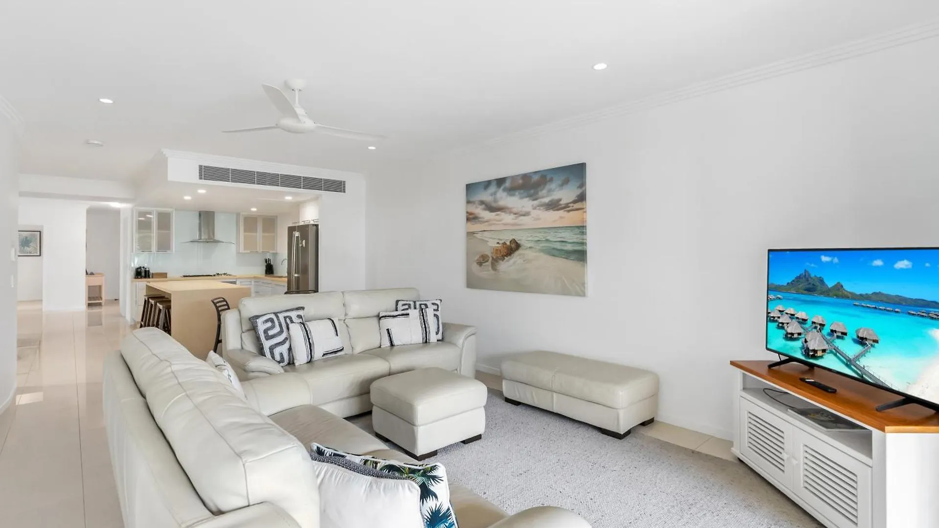 شقة The Esplanade Escape - Your Ideal Beachfront Break بالم كوف