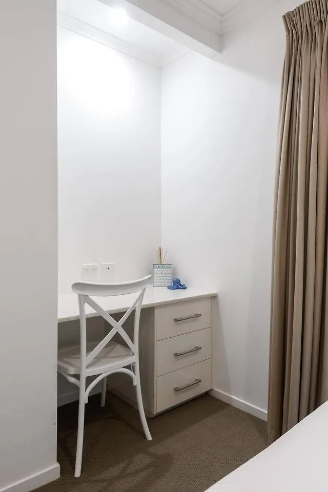 The Esplanade Escape - Your Ideal Beachfront Break Palm Cove 0*,  Australia