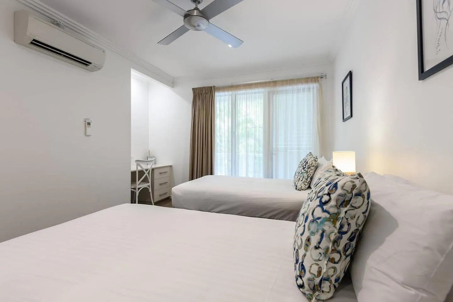 The Esplanade Escape - Your Ideal Beachfront Break Palm Cove Australia