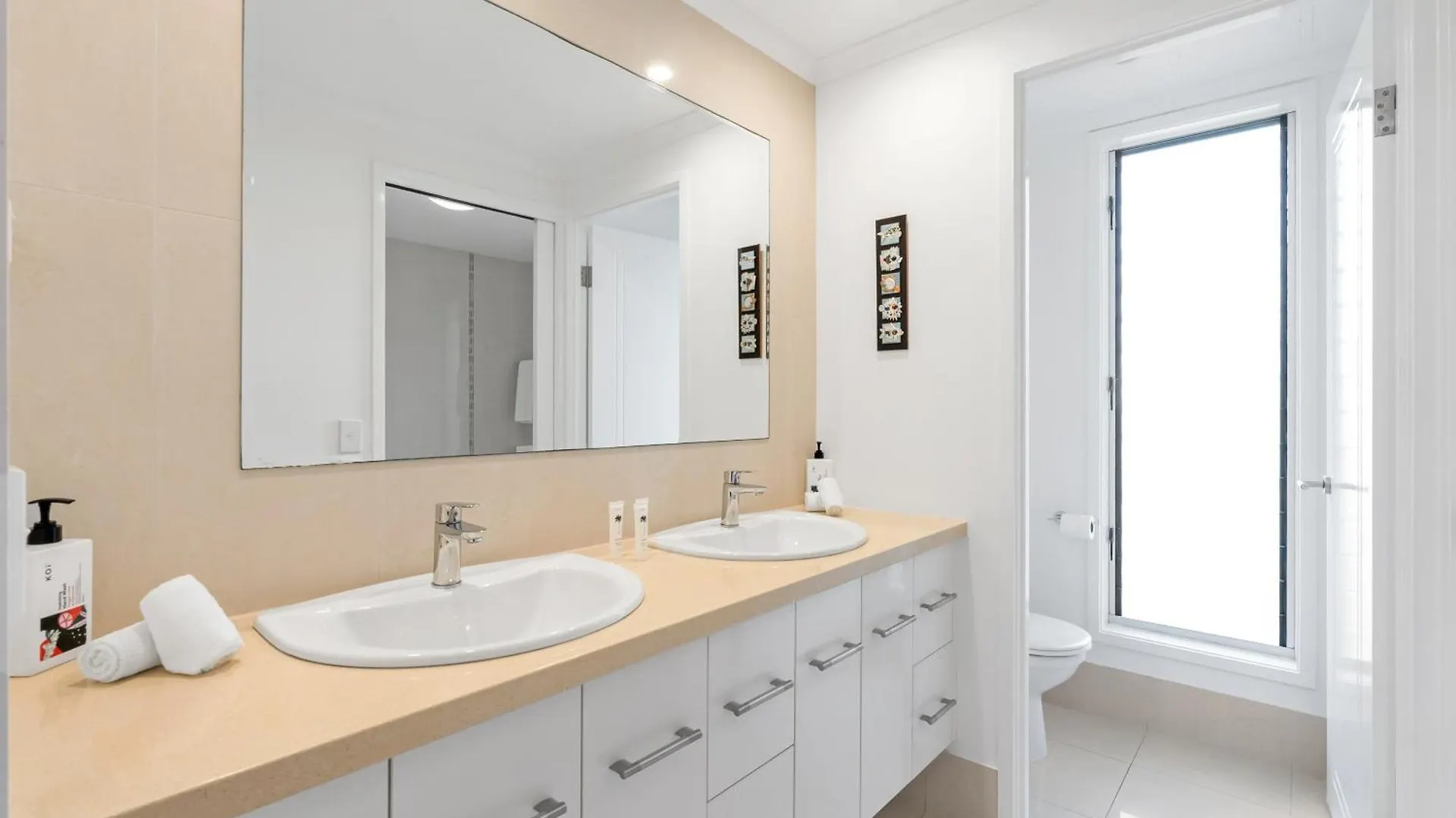 The Esplanade Escape - Your Ideal Beachfront Break Palm Cove