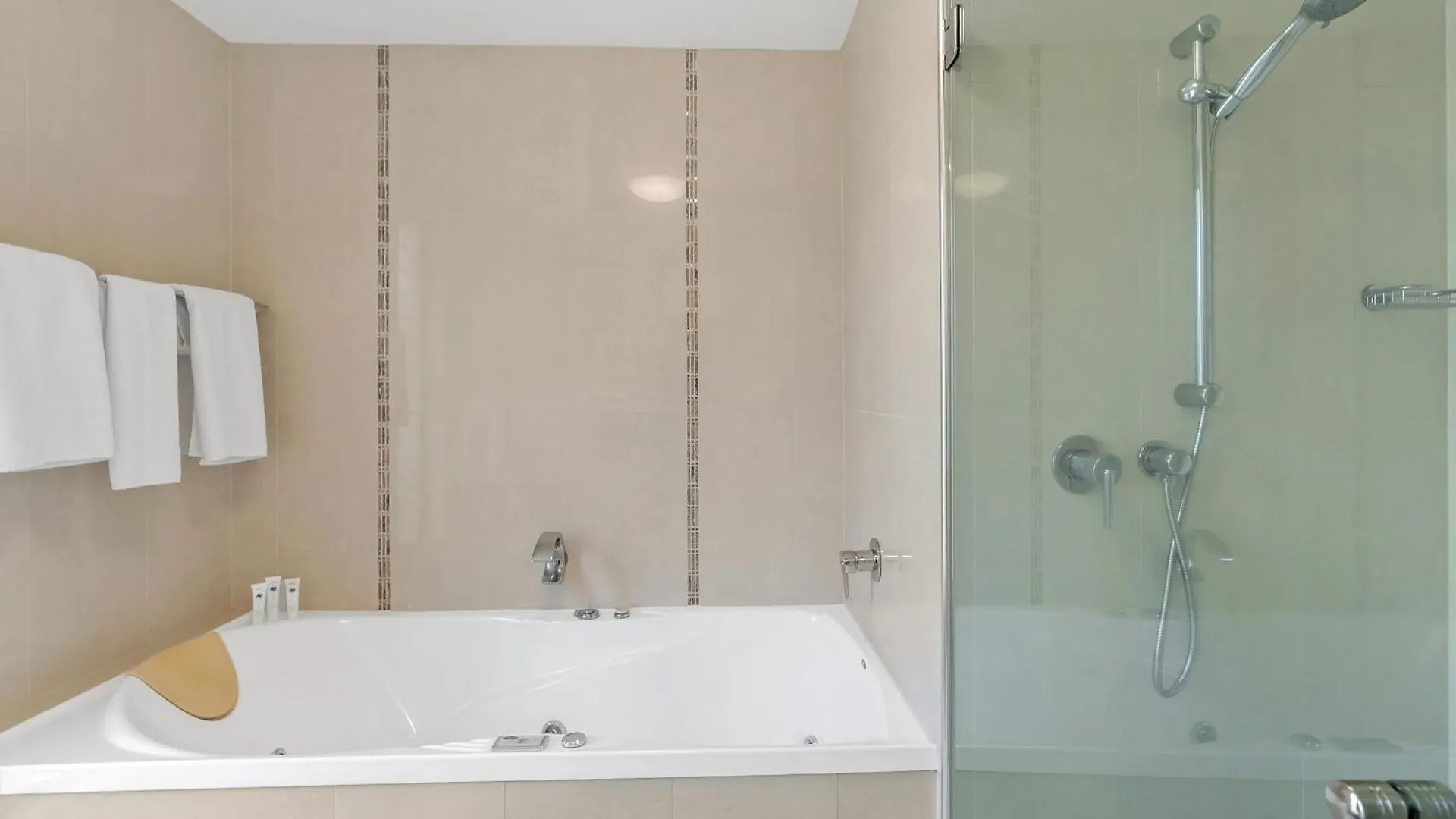 The Esplanade Escape - Your Ideal Beachfront Break Palm Cove Appartement