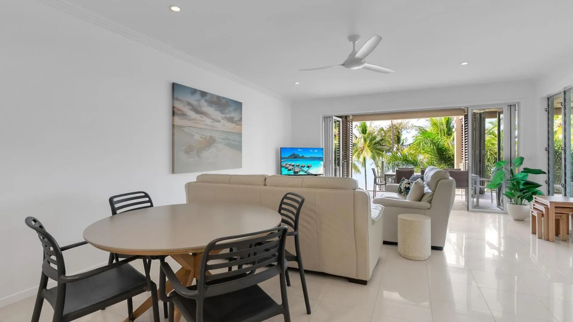 The Esplanade Escape - Your Ideal Beachfront Break Palm Cove Appartement